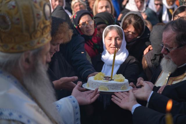 Sfințire de biserică la Avrămeni: „Domnul Hristos nu dorește să rămână cu forța în viața noastră”