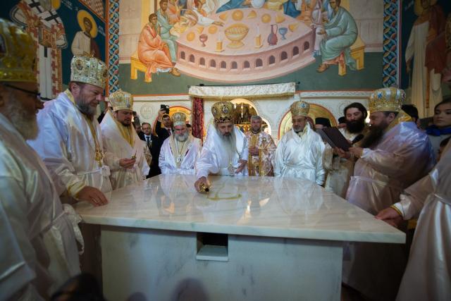 Sărbătoare istorică în Campusul universitar Tudor Vladimirescu: Biserica „Sfântul Mucenic Iulian din Tars” a fost sfințită