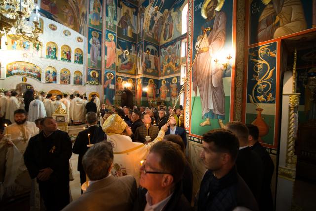 Sărbătoare istorică în Campusul universitar Tudor Vladimirescu: Biserica „Sfântul Mucenic Iulian din Tars” a fost sfințită