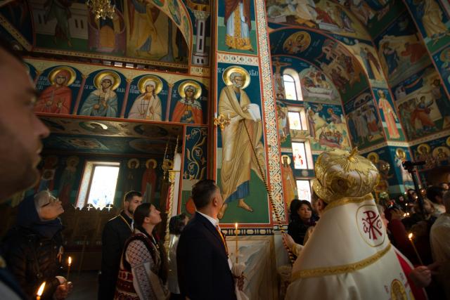 Sărbătoare istorică în Campusul universitar Tudor Vladimirescu: Biserica „Sfântul Mucenic Iulian din Tars” a fost sfințită