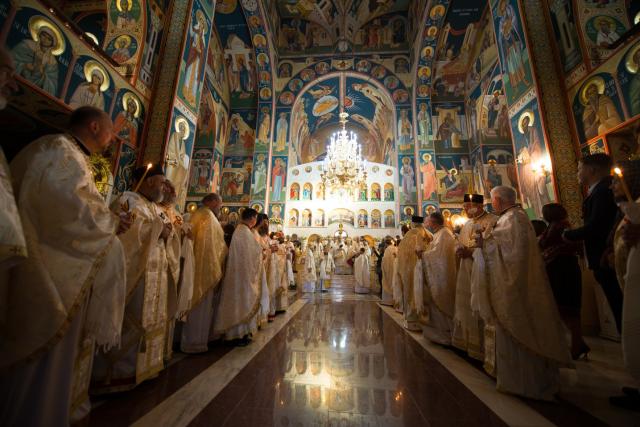 Sărbătoare istorică în Campusul universitar Tudor Vladimirescu: Biserica „Sfântul Mucenic Iulian din Tars” a fost sfințită