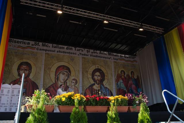 Sărbătoare istorică în Campusul universitar Tudor Vladimirescu: Biserica „Sfântul Mucenic Iulian din Tars” a fost sfințită