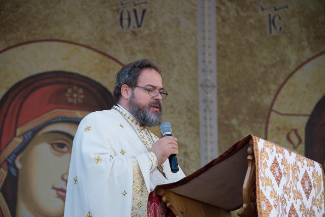 Sărbătoare istorică în Campusul universitar Tudor Vladimirescu: Biserica „Sfântul Mucenic Iulian din Tars” a fost sfințită