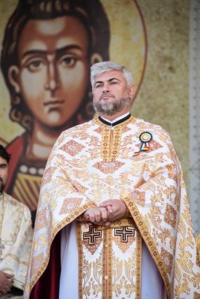Sărbătoare istorică în Campusul universitar Tudor Vladimirescu: Biserica „Sfântul Mucenic Iulian din Tars” a fost sfințită