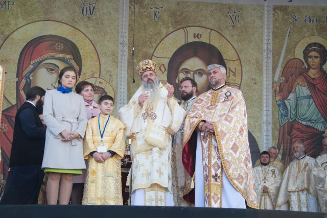 Sărbătoare istorică în Campusul universitar Tudor Vladimirescu: Biserica „Sfântul Mucenic Iulian din Tars” a fost sfințită