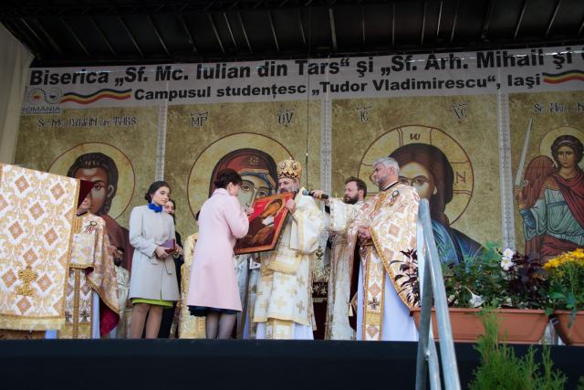 Sărbătoare istorică în Campusul universitar Tudor Vladimirescu: Biserica „Sfântul Mucenic Iulian din Tars” a fost sfințită
