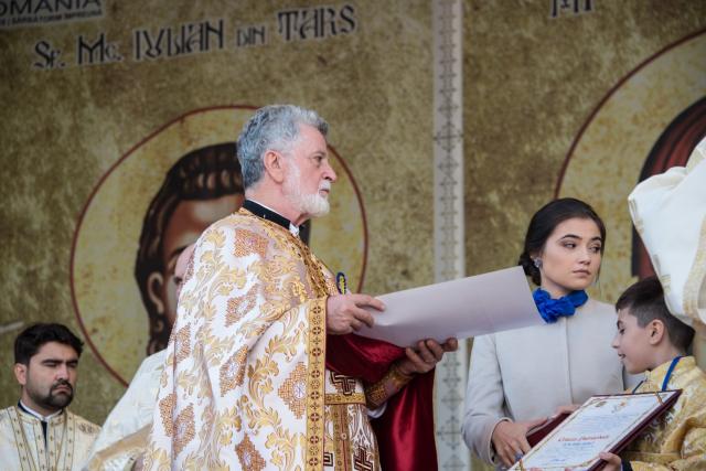 Sărbătoare istorică în Campusul universitar Tudor Vladimirescu: Biserica „Sfântul Mucenic Iulian din Tars” a fost sfințită