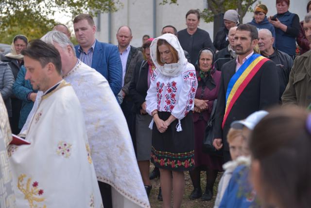 Sfințire de casă parohială în Parohia „Sfinții Mucenici Adrian și Natalia” - Mănăstireni
