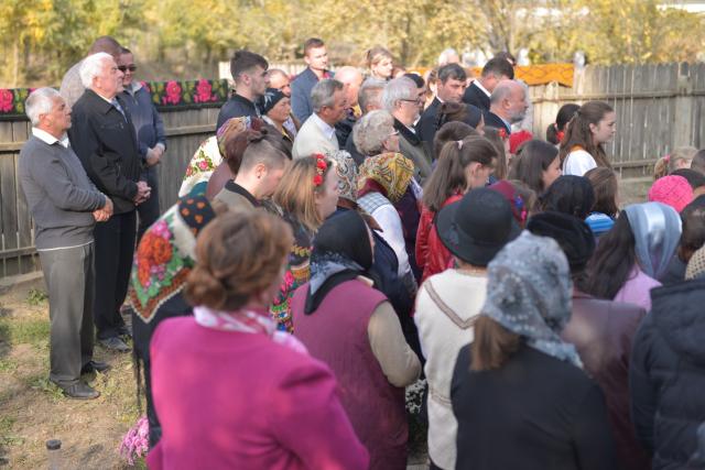 Sfințire de casă parohială în Parohia „Sfinții Mucenici Adrian și Natalia” - Mănăstireni