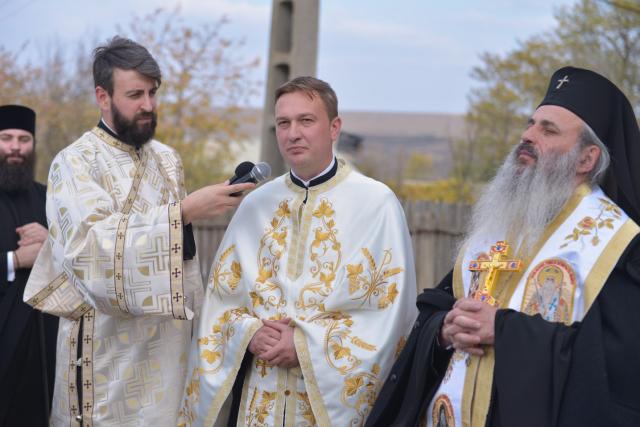 Sfințire de casă parohială în Parohia „Sfinții Mucenici Adrian și Natalia” - Mănăstireni