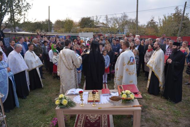 Sfințire de casă parohială în Parohia „Sfinții Mucenici Adrian și Natalia” - Mănăstireni