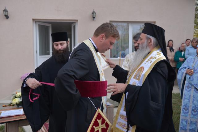 Sfințire de casă parohială în Parohia „Sfinții Mucenici Adrian și Natalia” - Mănăstireni