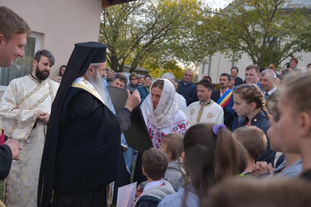 Sfințire de casă parohială în Parohia „Sfinții Mucenici Adrian și Natalia” - Mănăstireni