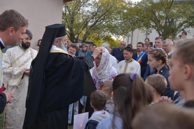 Sfințire de casă parohială în Parohia „Sfinții Mucenici Adrian și Natalia” - Mănăstireni