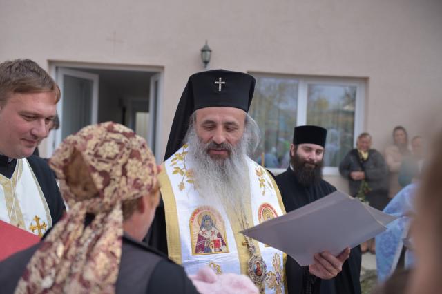 Sfințire de casă parohială în Parohia „Sfinții Mucenici Adrian și Natalia” - Mănăstireni