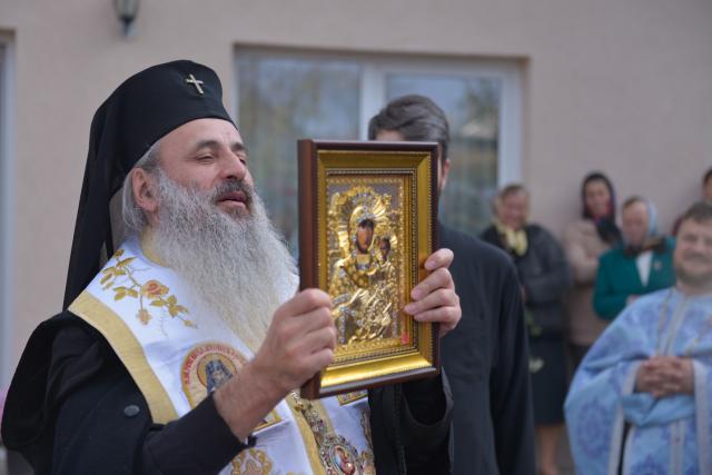 Sfințire de casă parohială în Parohia „Sfinții Mucenici Adrian și Natalia” - Mănăstireni