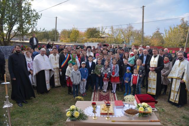 Sfințire de casă parohială în Parohia „Sfinții Mucenici Adrian și Natalia” - Mănăstireni