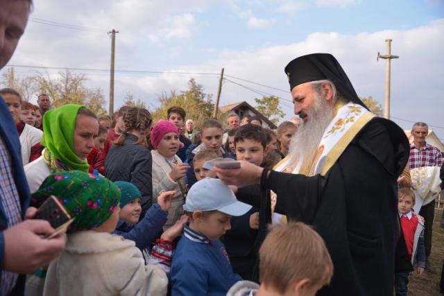 Sfințire de casă parohială în Parohia „Sfinții Mucenici Adrian și Natalia” - Mănăstireni