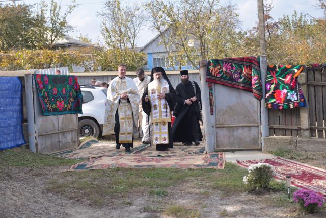 Sfințire de casă parohială în Parohia „Sfinții Mucenici Adrian și Natalia” - Mănăstireni