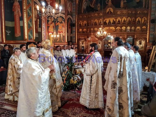 Peste 1.000 de persoane l-au condus pe părintele Vasile Cojocariu pe ultimul drum