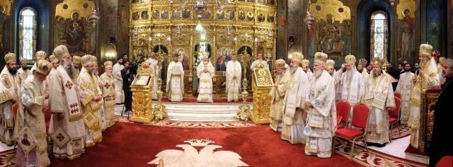 Mai mulți ierarhi s-au rugat împreună cu Patriarhul României la 11 ani de la întronizarea sa