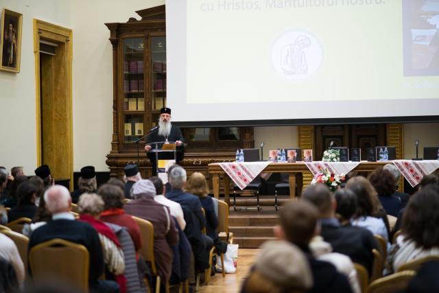 A debutat Colocviul internaţional „Întâlnirea cu Duhovnicul - Părintele Sofian Boghiu”
