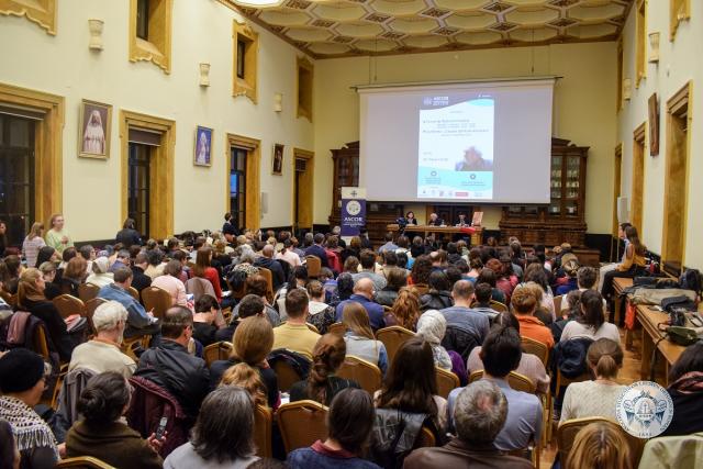 Curs de medicină creştină pentru 200 de participanţi