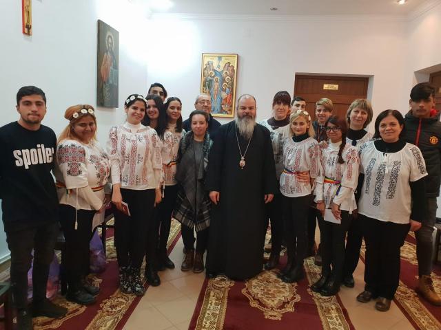 Corul de copii „Divergent” din Constanța, în vizită la Preasfințitul Ignatie