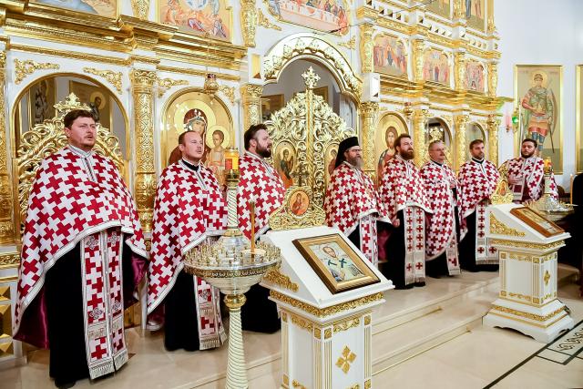 Procesiune cu moaștele Sfântului Ioan Gură de Aur, la Paraclisul Catedralei Naționale