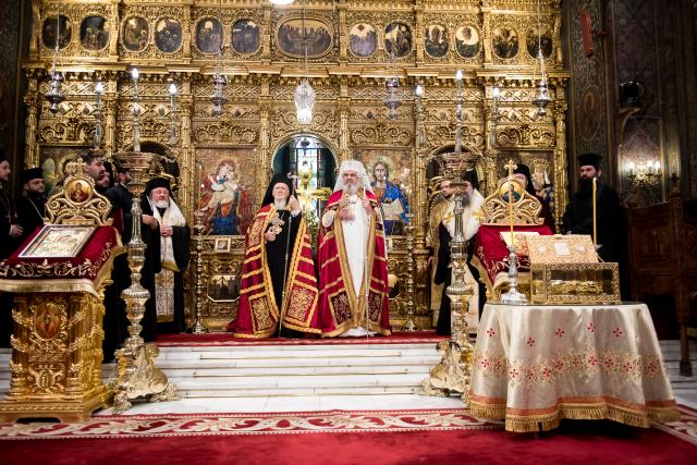 Patriarhul Ecumenic a fost întâmpinat de Părintele Patriarh Daniel la Catedrala Patriarhală