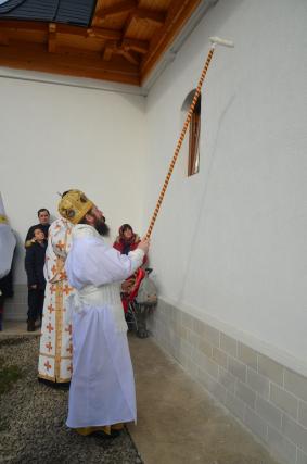 Biserica din satul sucevean Vâlcele, sfinţită de Preasfinţitul Părinte Damaschin Dorneanul