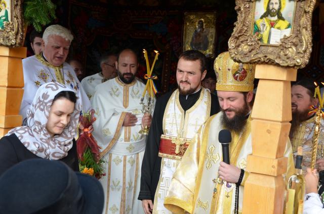 Biserica din satul sucevean Vâlcele, sfinţită de Preasfinţitul Părinte Damaschin Dorneanul