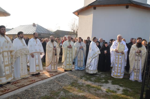 Biserica din satul sucevean Vâlcele, sfinţită de Preasfinţitul Părinte Damaschin Dorneanul