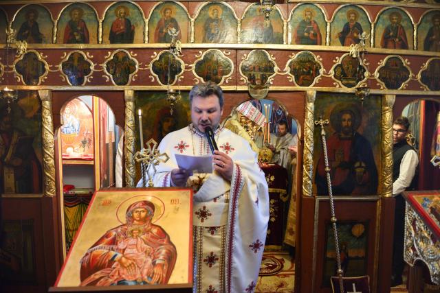 Liturghie arhierească şi sfinţire de casă socială la Parohia Rotărie: „Atunci când ne îmbogățim în Dumnezeu avem de toate”