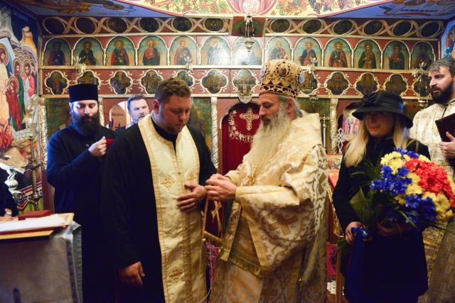 Liturghie arhierească şi sfinţire de casă socială la Parohia Rotărie: „Atunci când ne îmbogățim în Dumnezeu avem de toate”