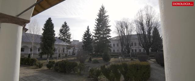 (Video) Elevul și profesorul Iosif Naniescu – o personalitate marcantă pentru generațiile care au contribuit la construirea României moderne