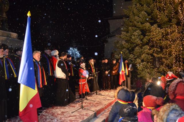 Peste 1400 de copii au primit daruri din partea Episcopiei Hușilor