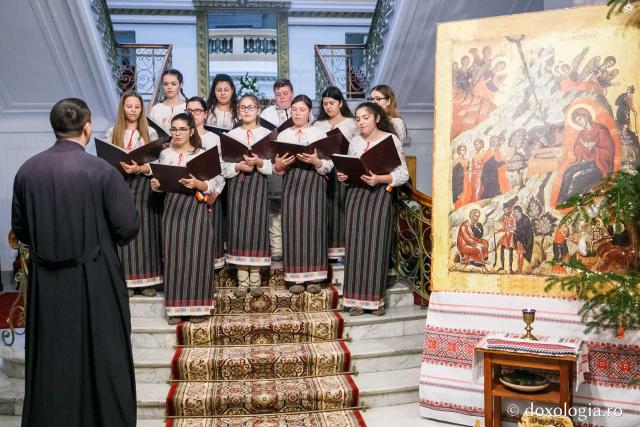 Colindători la Reședința Mitropolitană 2018 – Parohia Bâcu
