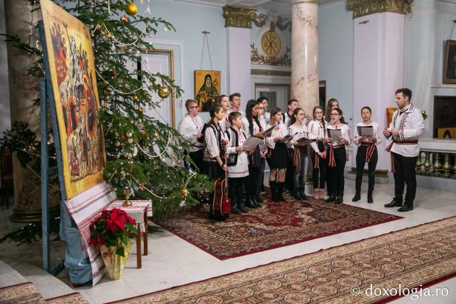 Colindători la Reședința Mitropolitană 2018 – Parohia „Sfinții Împărați Constantin și Elena” Poitiers, Iaşi