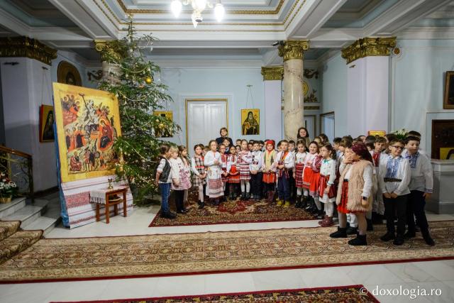 Colindători la Reședința Mitropolitană 2018 – Școala Tomești (Prof. Elena Niculiță)