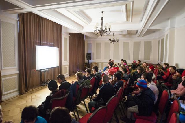 Copiii din Runcu au primit daruri de Sfântul Nicolae în cadrul Proiectului „Cutia cu papucei pentru Ei”: „A fost o zi pe care nu o vom uita niciodată”