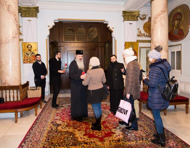 Copiii din Runcu au primit daruri de Sfântul Nicolae în cadrul Proiectului „Cutia cu papucei pentru Ei”: „A fost o zi pe care nu o vom uita niciodată”