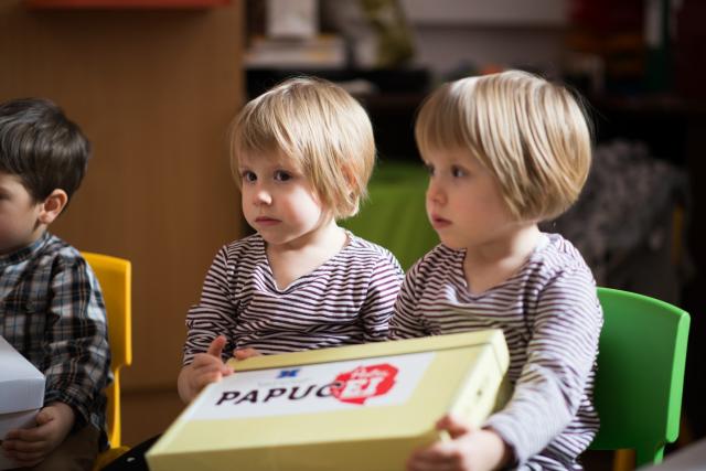 Copiii din Runcu au primit daruri de Sfântul Nicolae în cadrul Proiectului „Cutia cu papucei pentru Ei”: „A fost o zi pe care nu o vom uita niciodată”