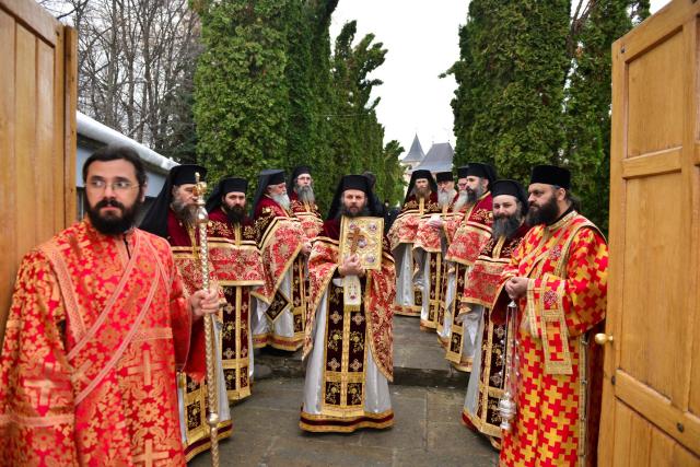 Hram la Mănăstirea Popăuți din Botoșani: „Biruința întru Hristos e singura care îl face cu adevărat pe om biruitor”