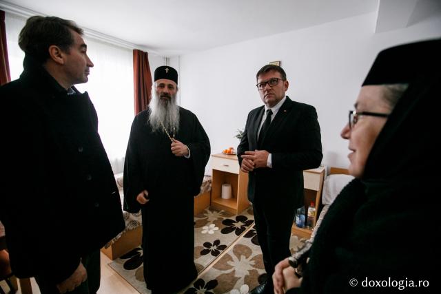 Slujbă de binecuvântare la inaugurarea oficială a Centrului rezidenţial pentru vârstnici „Cuvioasa Nazaria” - Văratec