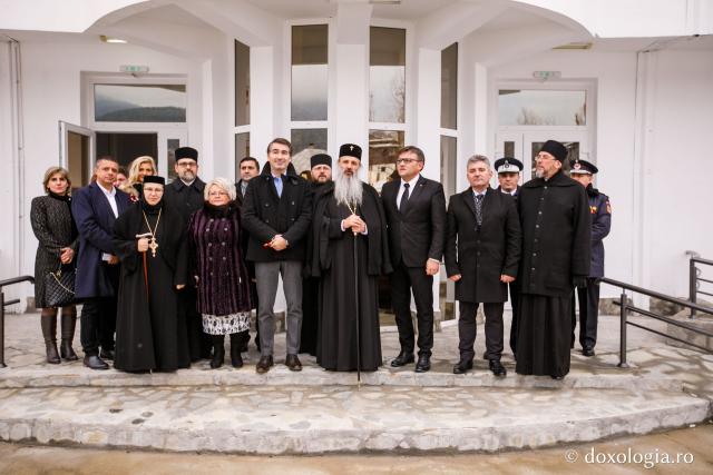 Slujbă de binecuvântare la inaugurarea oficială a Centrului rezidenţial pentru vârstnici „Cuvioasa Nazaria” - Văratec