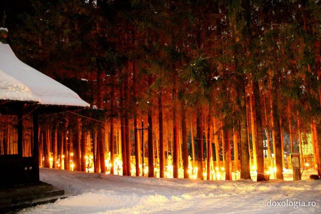 (Foto) Zile de Crăciun la Mănăstirea Sihăstria