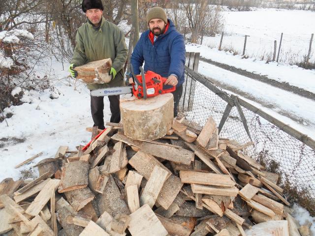 Proiectul misionar-filantropic „(Colin)dăm cu bucurie” în parohiile Chișcăreni și Sat Nou