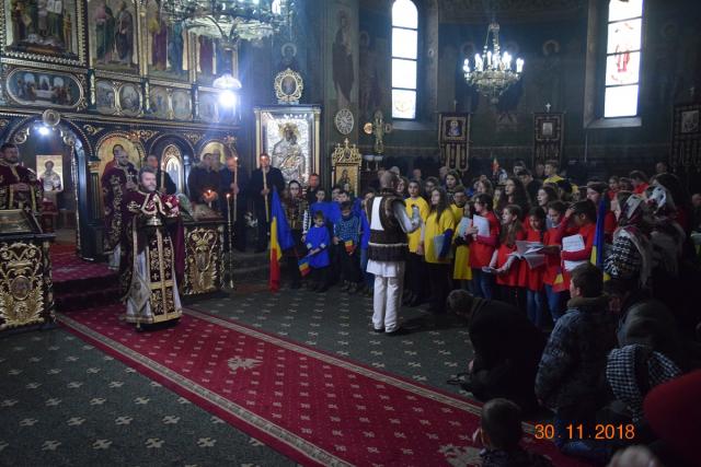 La Câmpulung Moldovenesc, parteneriatul Școală-Biserică a marcat Centenarul Marii Uniri
