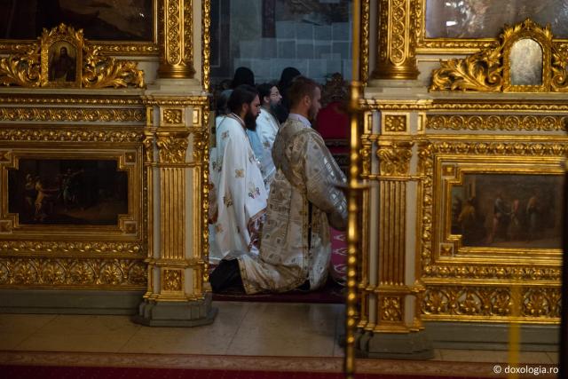 IPS Mitropolit Teofan: „Cel care are credință în Dumnezeu, atunci când totul este bine nu se mândrește, iar când apar necazuri și supărări nădăjduiește în Domnul”